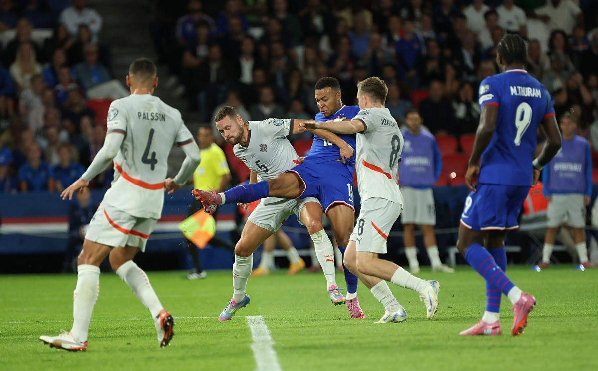 5200万镑+1.2亿空间！利物浦抢卡马文加，皇马卖人悬念炸了？