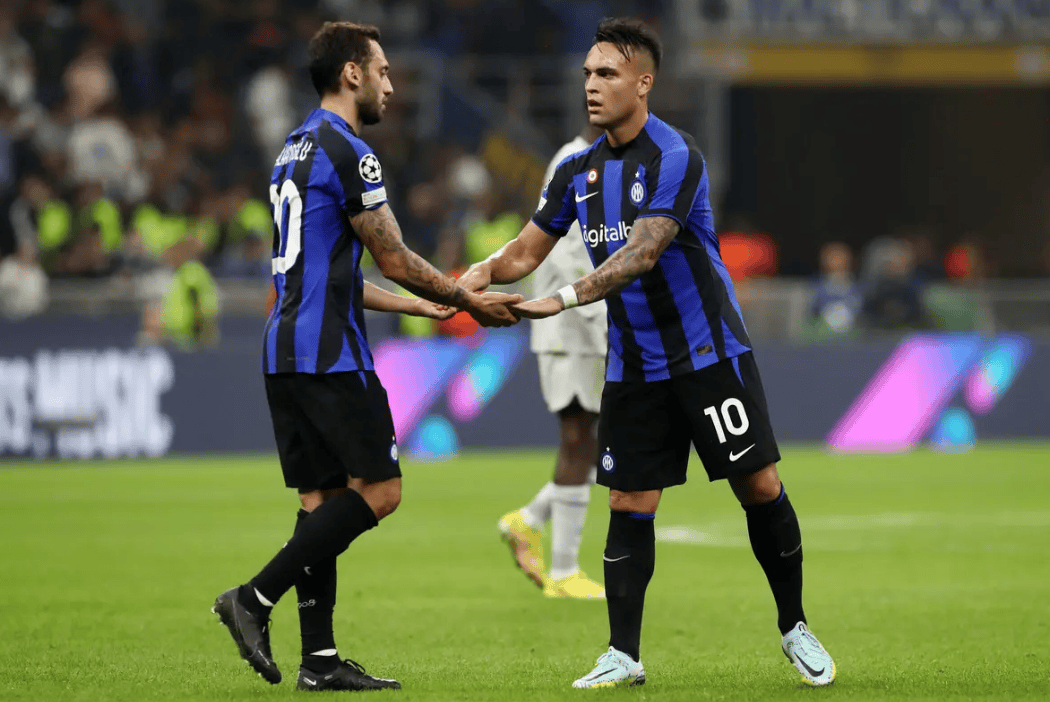 一日英超动向：曼城再具争冠实力，萨拉赫猛批斯洛特引发矛盾