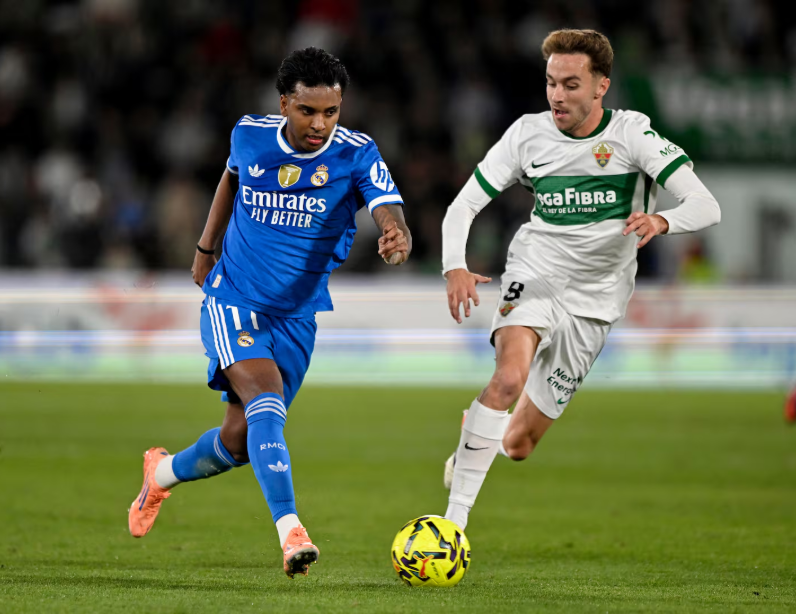 詹姆斯关键上篮助球队锁胜