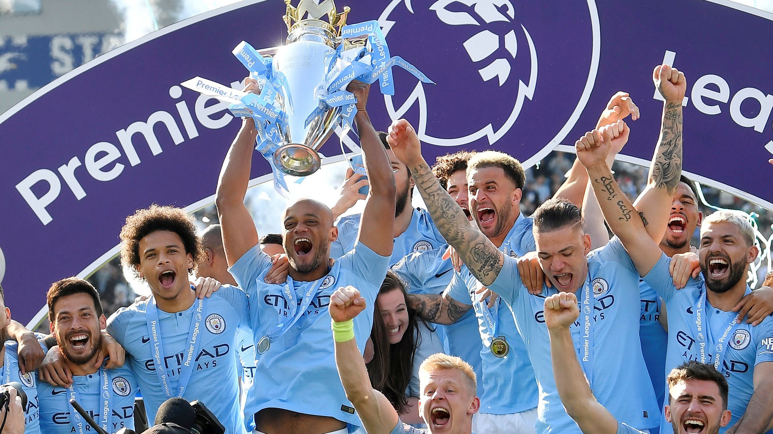 湖人浓眉哥关键封盖力助球队获胜