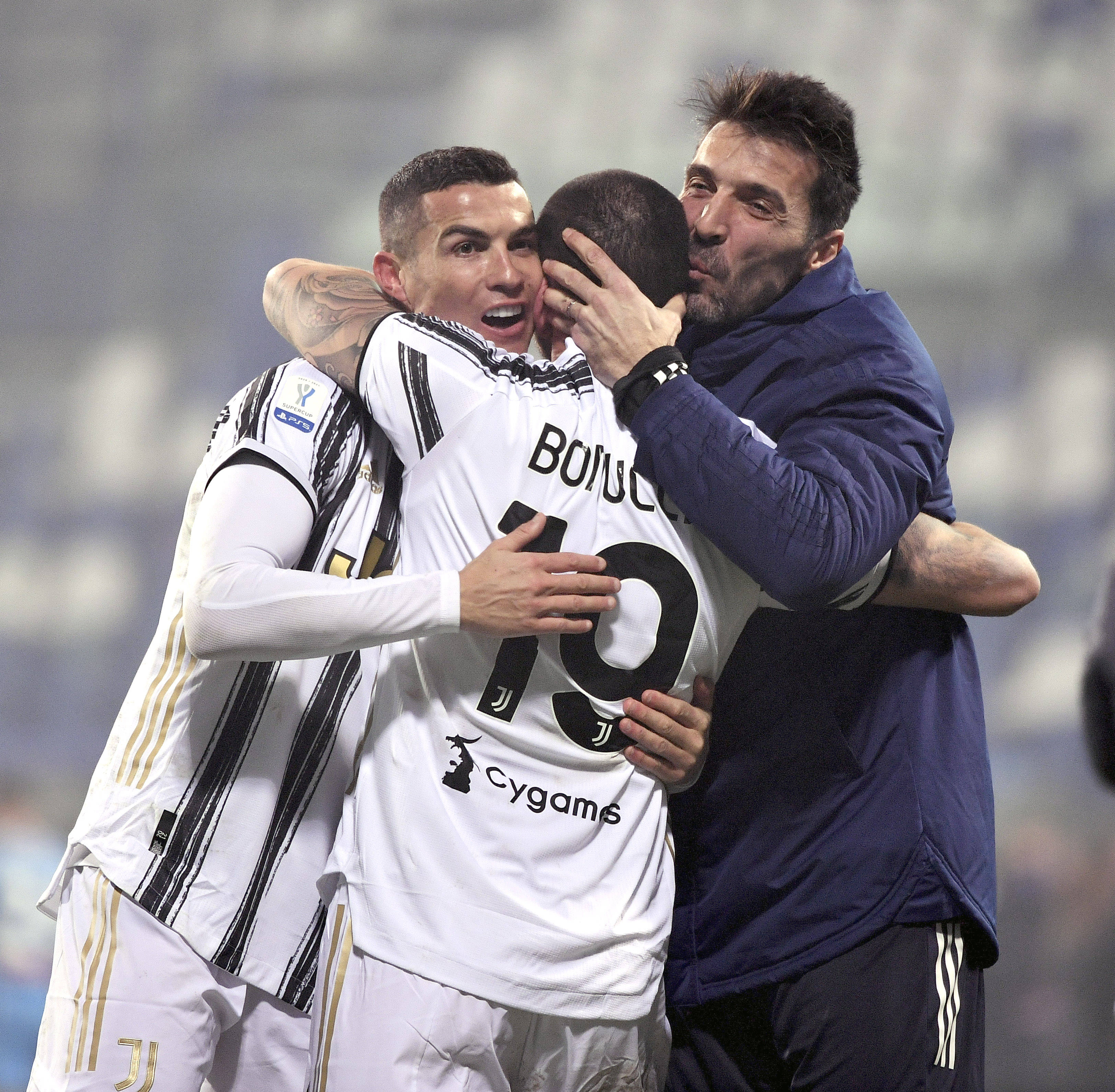 马克西轰下35分却险成罪人，绝杀三不沾队友帮他完成救赎