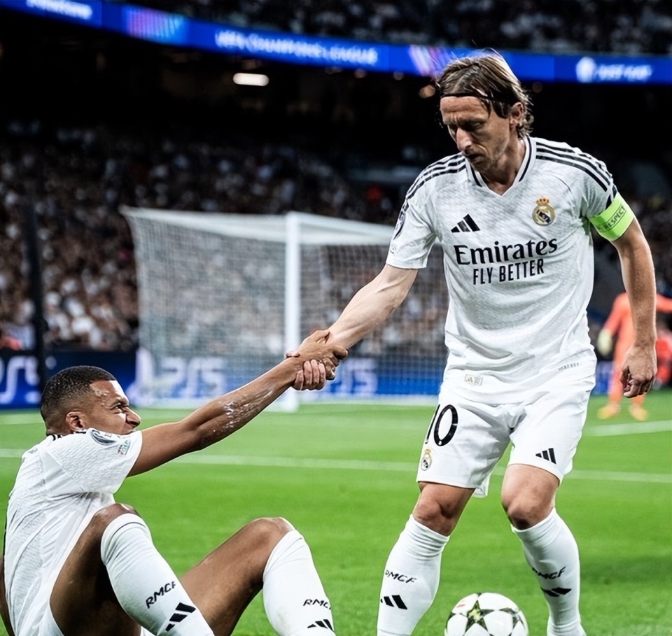 尴尬！南定绿钢9-0狂胜东方，仍因1粒总进球劣势小组出局