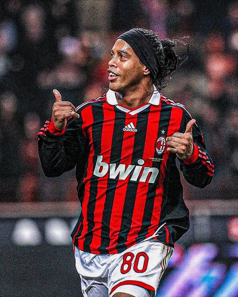 罗马诺：萨拉赫和沙特之间没有任何谈判，他的精力全在利物浦