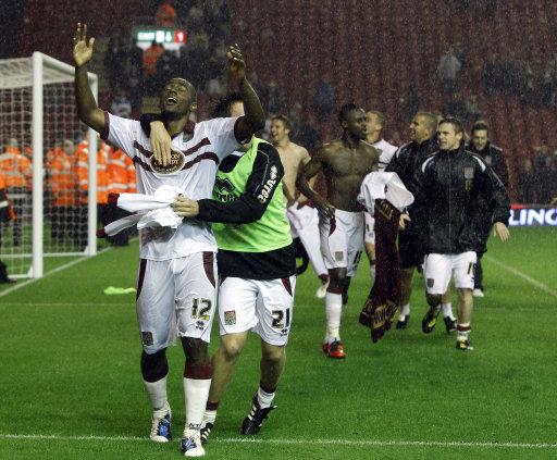 祝贺，足协推荐的谭杰、青苗联赛获亚足联草根足球特殊贡献奖