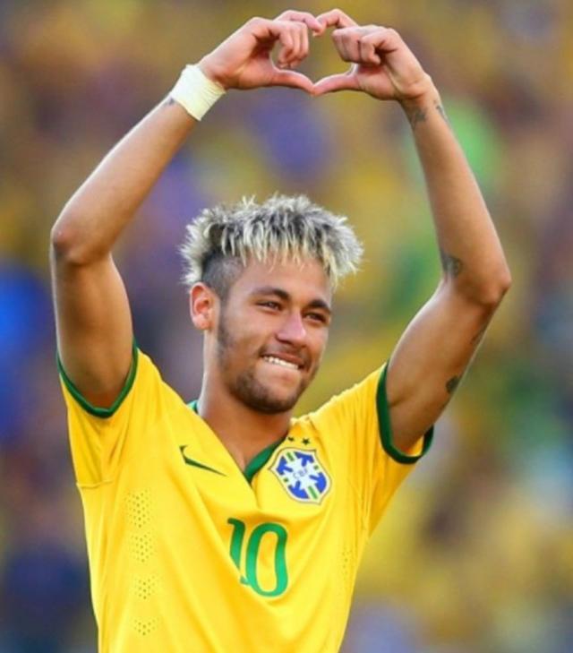 英超积分榜更新：曼城领先优势扩大,