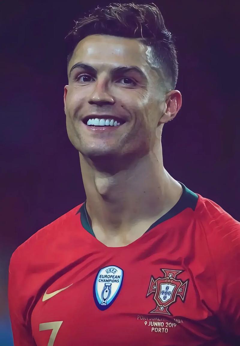 里昂15岁潜力中锋泽科维奇：崇拜哈兰德和DV9的左脚射手