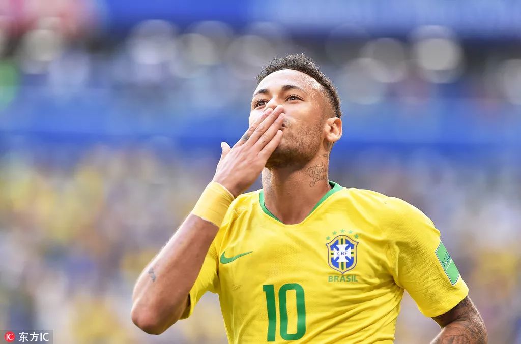 天空：纽卡对谢什科报价8000万欧+浮动，曼联不想卷入竞价战