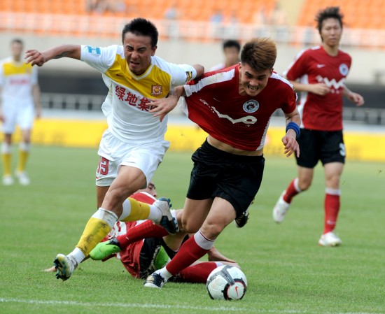 斯卢茨基谈客战柔佛：我认为双方五五开，就看谁能把握住机会